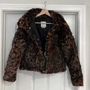 Abercrombie leopard mini puffer